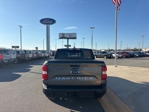 Used 2024 Ford Maverick Lariat w/ 4K Tow Package image 4