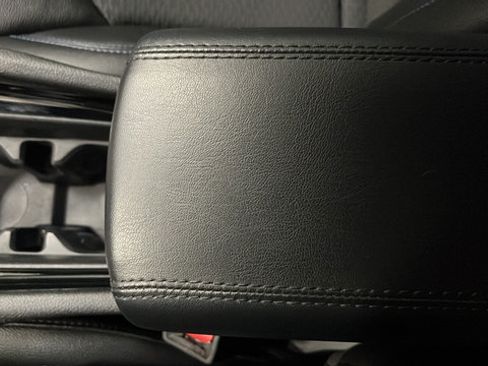 Used 2025 Jeep Compass Latitude w/ Altitude Special Edition AWD/4WD image 19