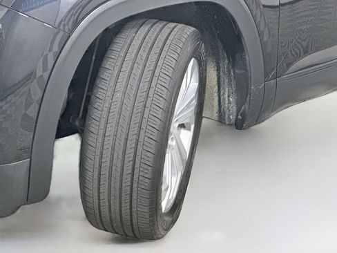 Used 2023 Volkswagen Atlas SE FWD image 25