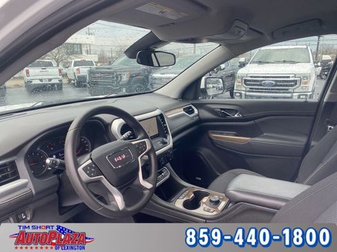 Used 2023 GMC Acadia SLE w/ Driver Convenience Package image 10