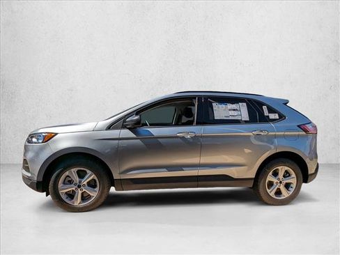 Used 2024 Ford Edge SE image 5