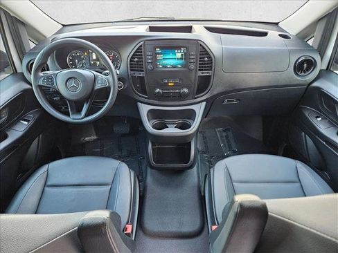 Used 2023 Mercedes-Benz Metris image 16
