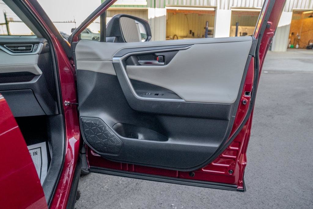 Used 2019 Toyota RAV4 Limited AWD/4WD image 22