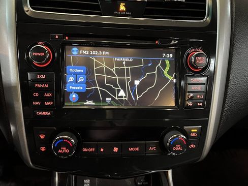 Used 2015 Nissan Altima 2.5 SL w/ Technology Package image 16