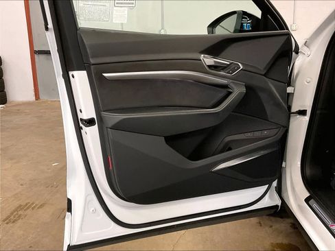 Used 2023 Audi e-tron Chronos w/ Chronos Package AWD/4WD image 19