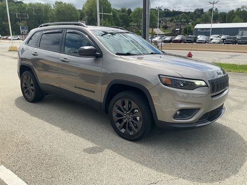 Used 2021 Jeep Cherokee Latitude Lux 80th Anniv w/ Quick Order Package 26U 80TH image 3