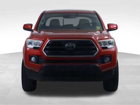 Used 2019 Toyota Tacoma SR5 RWD image 7