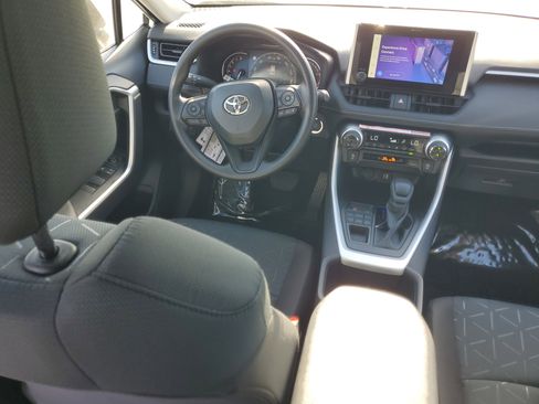 Used 2025 Toyota RAV4 XLE image 15