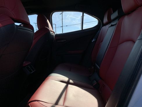 Used 2020 Lexus UX 250h F Sport image 32