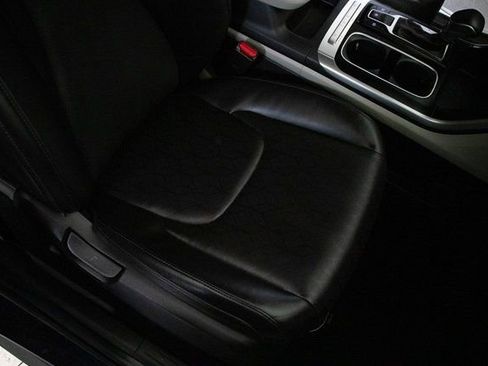 Used 2024 Kia Carnival LX FWD image 18