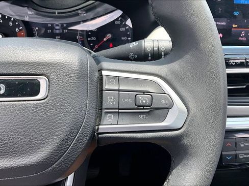 Used 2025 Jeep Compass Limited AWD/4WD image 11