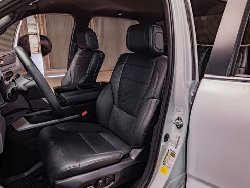 Used 2025 Toyota Tundra Limited AWD/4WD image 20