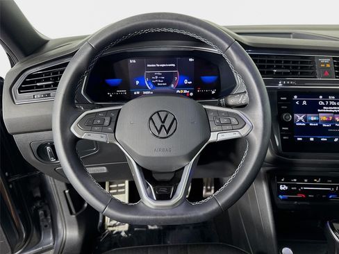 Used 2023 Volkswagen Tiguan SE R-Line FWD image 13