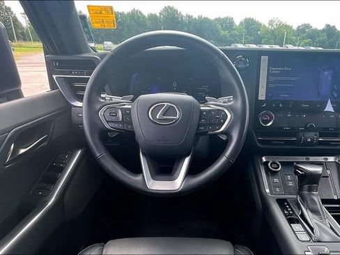 Used 2024 Lexus GX 550 w/ Accessory Package (2T) AWD/4WD image 8