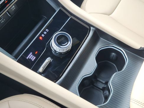 Used 2024 Jeep Grand Cherokee L Limited w/ Black Appearance Package image 23