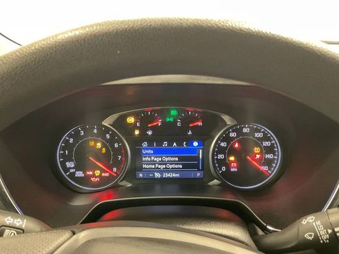 Used 2025 Chevrolet Blazer LT AWD/4WD image 2