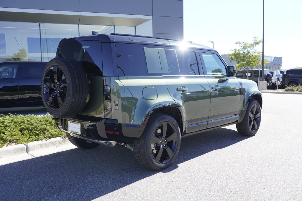 New 2026 Land Rover Defender 110 X-Dynamic SE AWD/4WD image 4