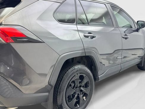 Used 2021 Toyota RAV4 LE FWD image 12