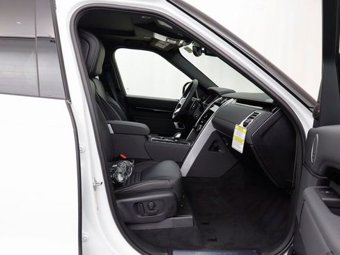 New 2025 Land Rover Discovery S AWD/4WD image 20
