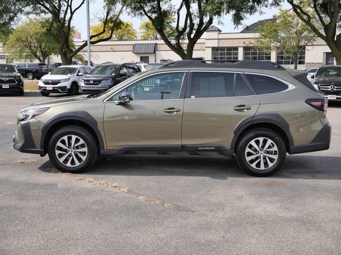 Used 2024 Subaru Outback Premium image 5