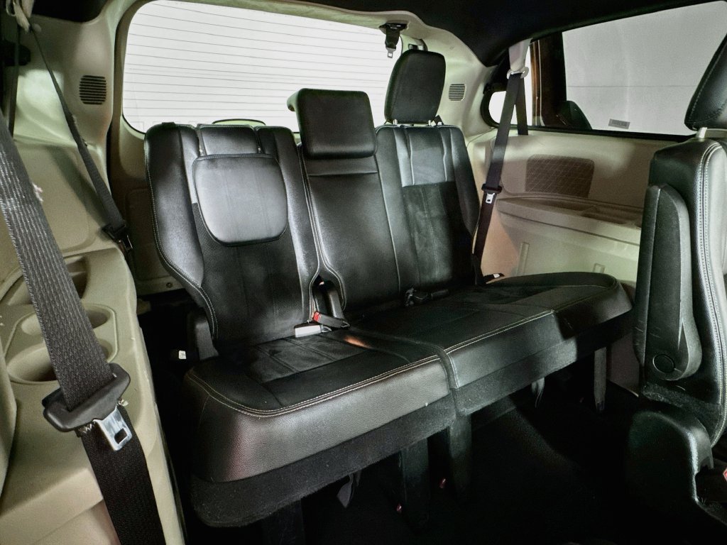 Used 2017 Dodge Grand Caravan SXT FWD image 32