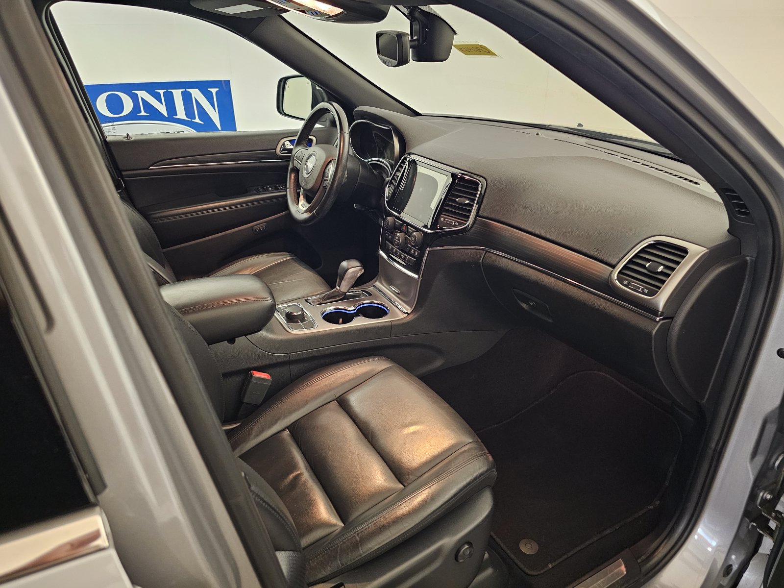 Used 2020 Jeep Grand Cherokee Limited AWD/4WD image 35