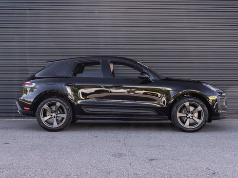 Certified 2026 Porsche Macan AWD/4WD image 8