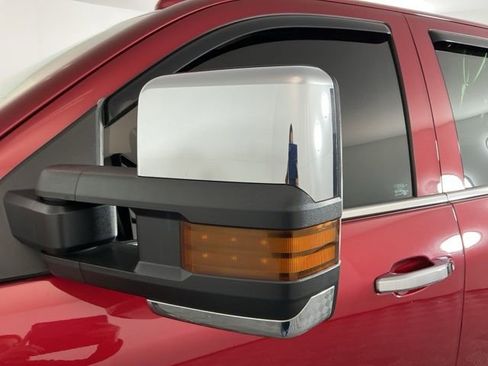 Used 2018 GMC Sierra 2500 Denali w/ Duramax Plus Package AWD/4WD image 9