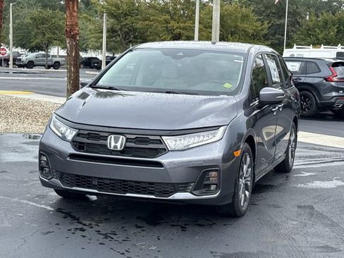 New 2026 Honda Odyssey Touring image 13