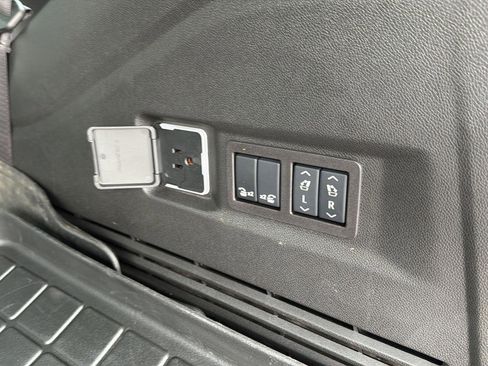 Used 2025 GMC Yukon Denali w/ Sun & Power Step Package RWD image 37