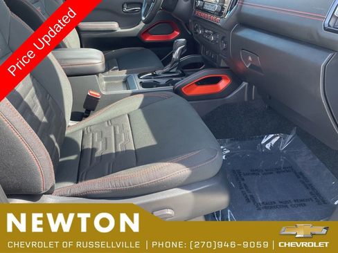 Used 2025 Nissan Frontier PRO-4X AWD/4WD image 26