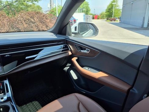 Used 2025 Audi Q8 Premium Plus w/ Premium Plus Package AWD/4WD image 24