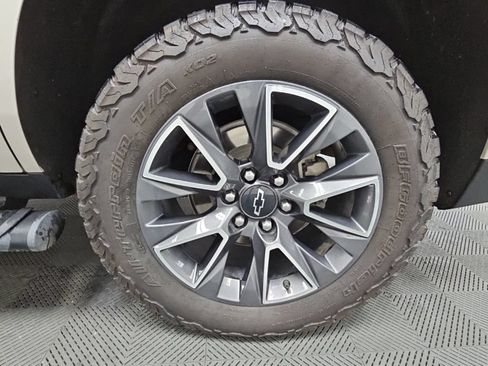 Used 2023 Chevrolet Tahoe Z71 w/ Luxury Package AWD/4WD image 49