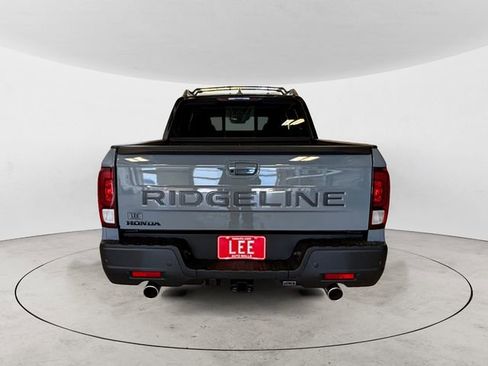 New 2026 Honda Ridgeline Black Edition image 4