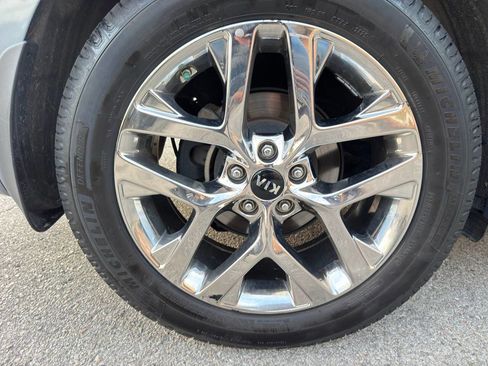 Used 2019 Kia Sorento SX FWD image 37