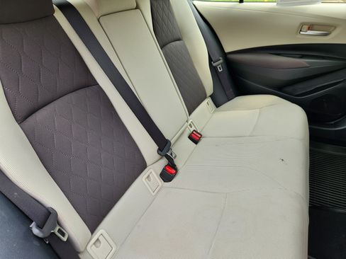 Used 2020 Toyota Corolla LE FWD image 15