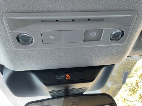 Used 2025 Nissan Kicks SV image 28