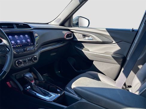 Used 2023 Chevrolet TrailBlazer RS w/ Convenience Package image 21