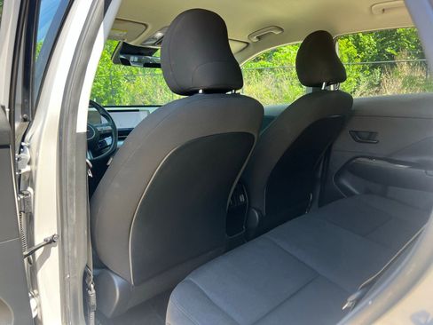 Used 2024 Hyundai Kona SEL w/ Convenience Package FWD image 15