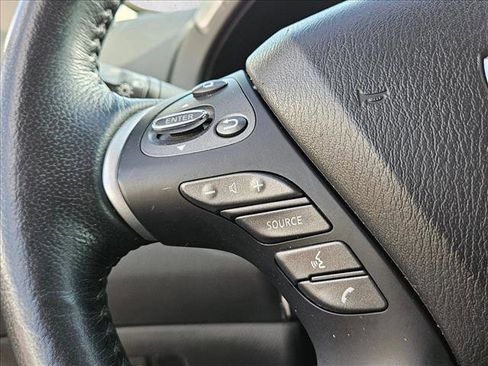 Used 2018 Nissan Pathfinder Platinum image 13