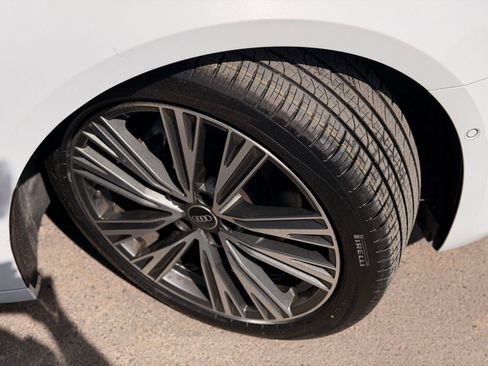 Used 2021 Audi A6 Premium Plus w/ Premium Plus Package image 12