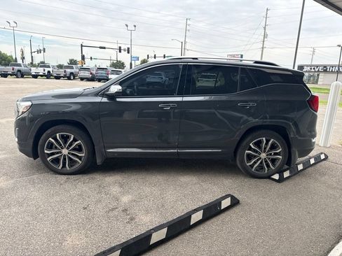 Used 2020 GMC Terrain Denali w/ Denali Premium Package AWD/4WD image 3