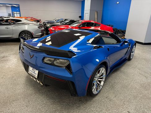 Used 2016 Chevrolet Corvette Z06 w/ 3LZ Preferred Equipment Group image 8