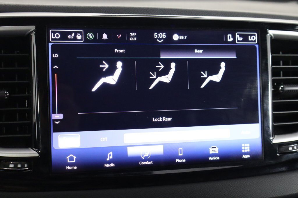 Used 2025 Chrysler Pacifica Select FWD image 34