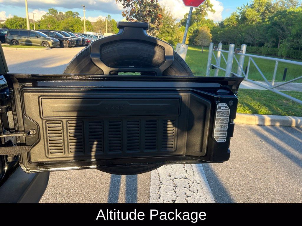 Certified 2022 Jeep Wrangler Unlimited Sport AWD/4WD image 11