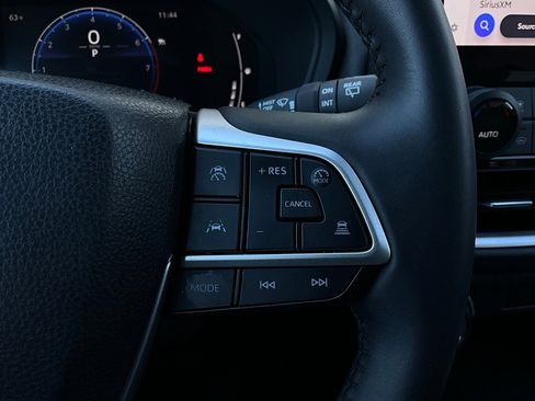 Used 2025 Toyota Grand Highlander FWD image 37