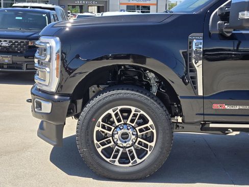 New 2026 Ford F250 Platinum w/ Platinum Plus Package AWD/4WD image 9