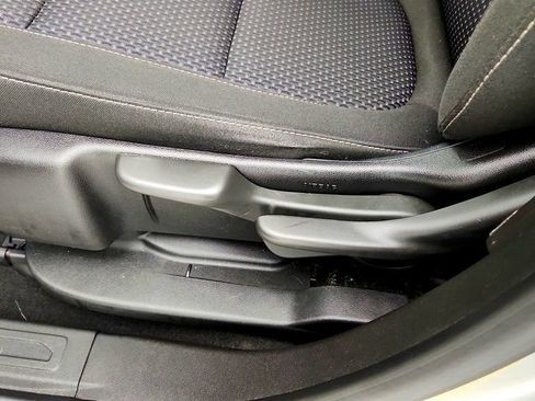Used 2020 GMC Acadia SLE FWD image 11