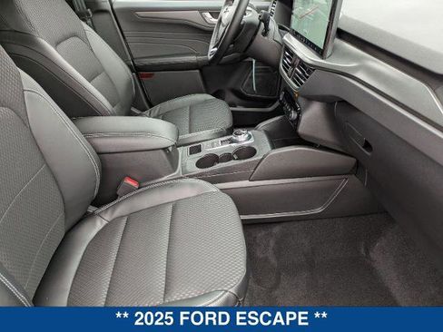 New 2025 Ford Escape SE image 57