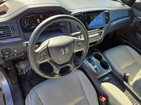 Used 2023 Honda Passport EX-L image 11